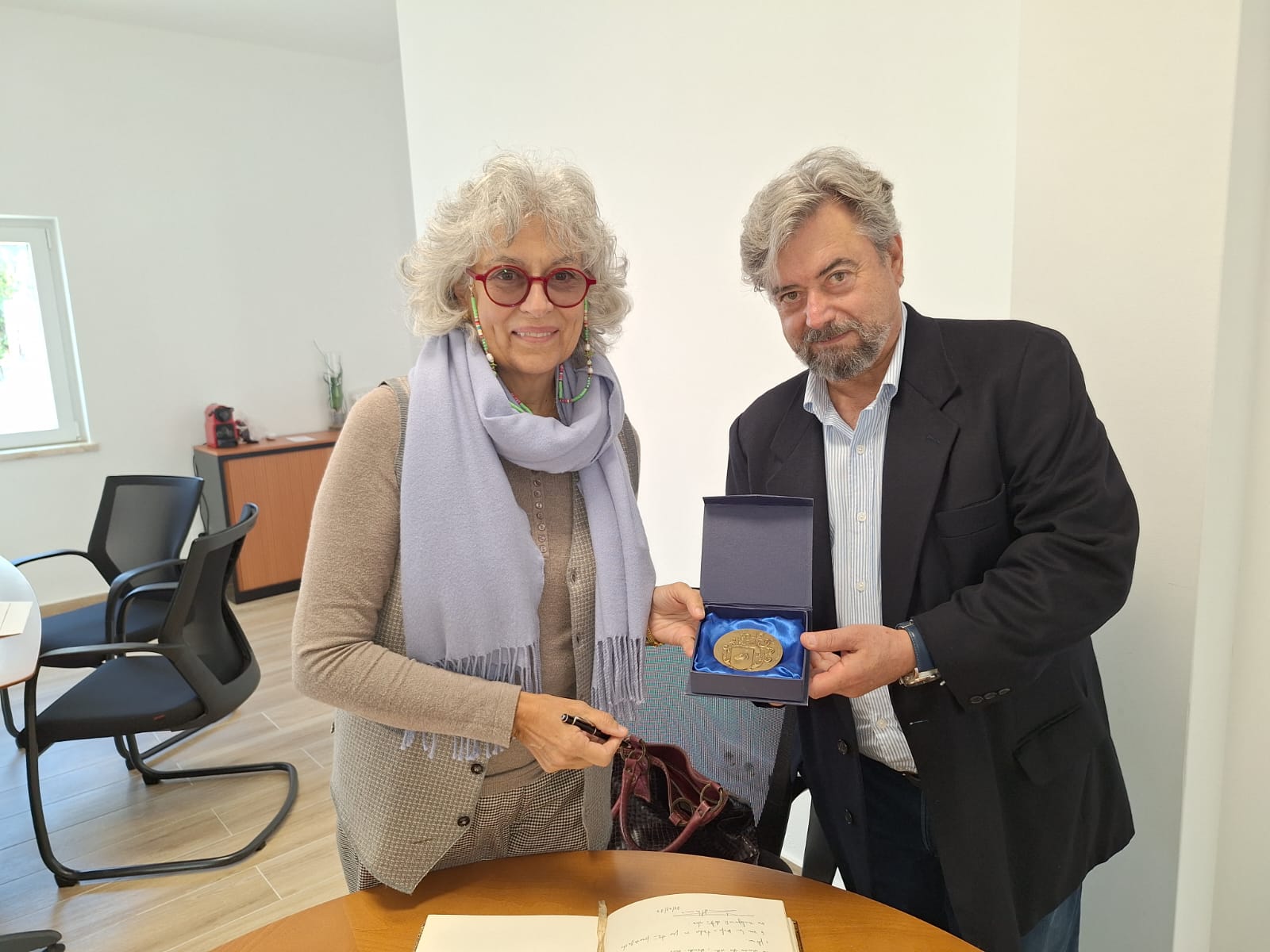 Dra Fátima Bivar da Fundação Montagu Bivar e Dr. Figueiredo Santos Presidente da Direção do CAI